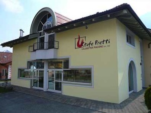 Lo showroom di Stufe Pretti a Croviana, in Val di Sole